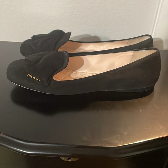 Authentic Prada velvet shoes - Picture 2 of 9